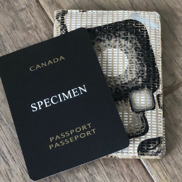 Soprano Passport Holder - Picture 1 of 5